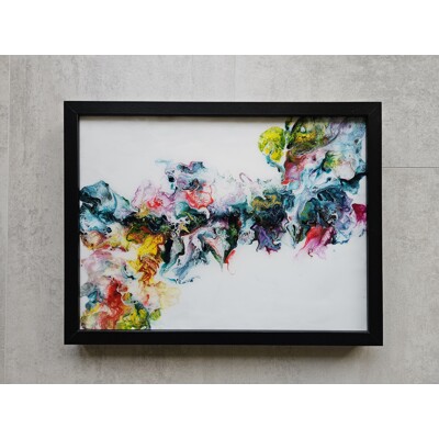 Fluid Art v čiernom objatí